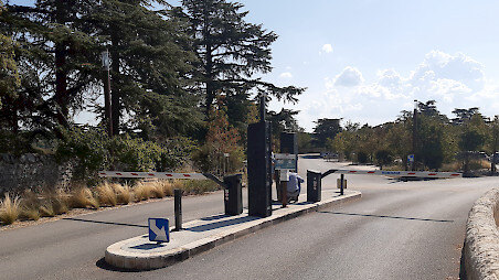 hub_-parking.4608x2589-cropx0y110-is.452x0-is