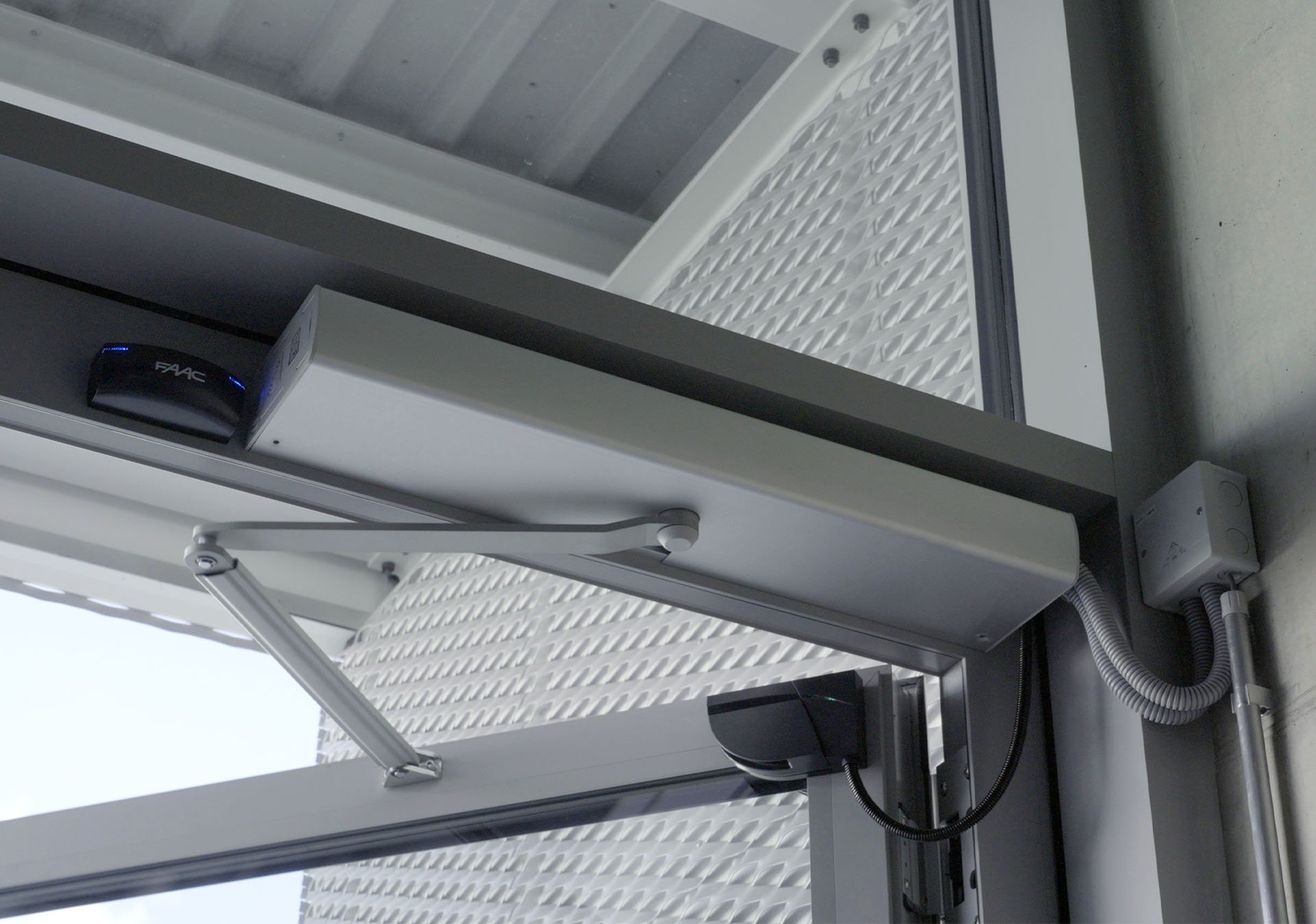 FAAC_A952_Automazione_Porte_Battente_Gallery5