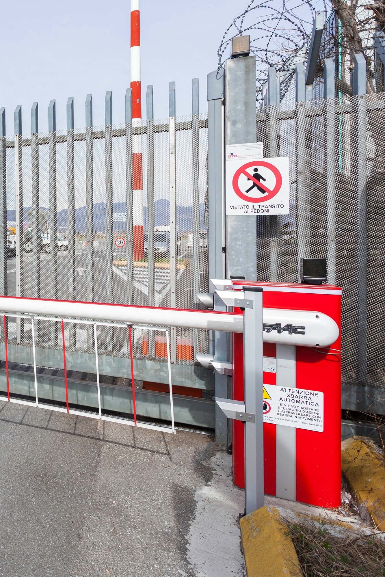 Automazioni Cancelli e Barriere FAAC