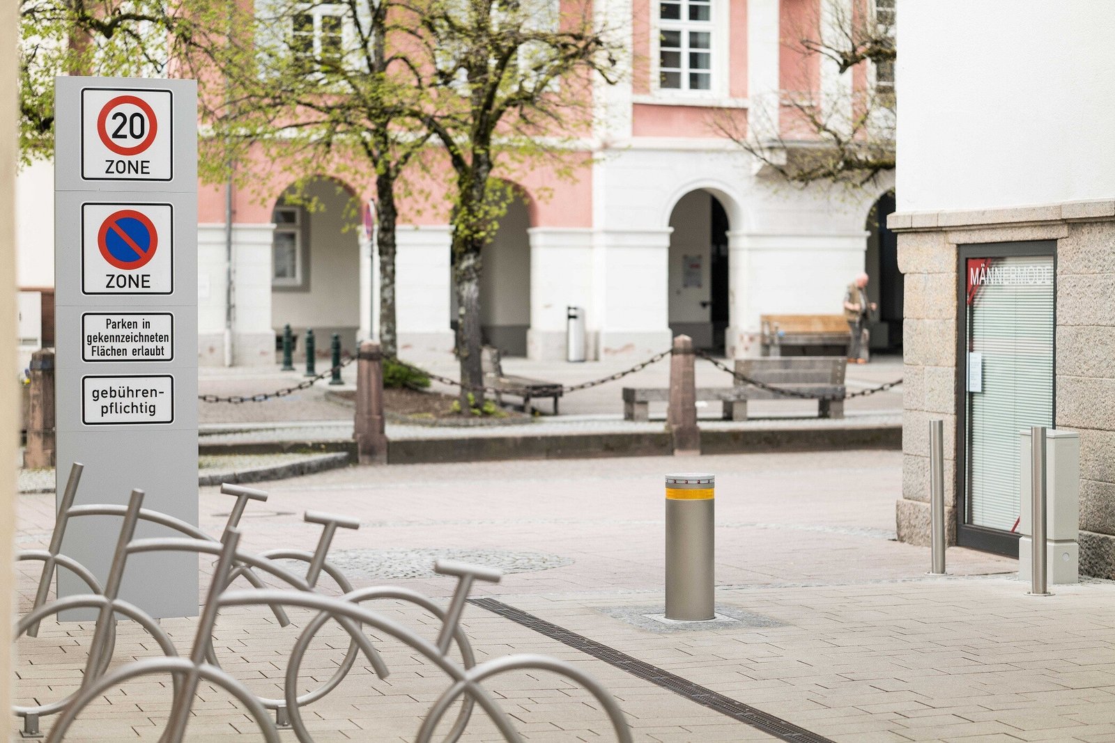 FAAC J275 800 HA Traffic Bollards in Schopfeim